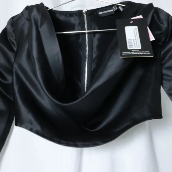 🅽🅴🆆 𝗣𝗟𝗧 Satin Cowl Neck Shoulder Pad Long Sleeve Crop Top, size 2 - Picture 15 of 17